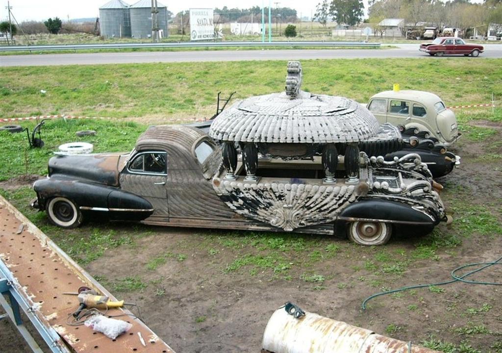 Argentinian carved 1942 Cadillac